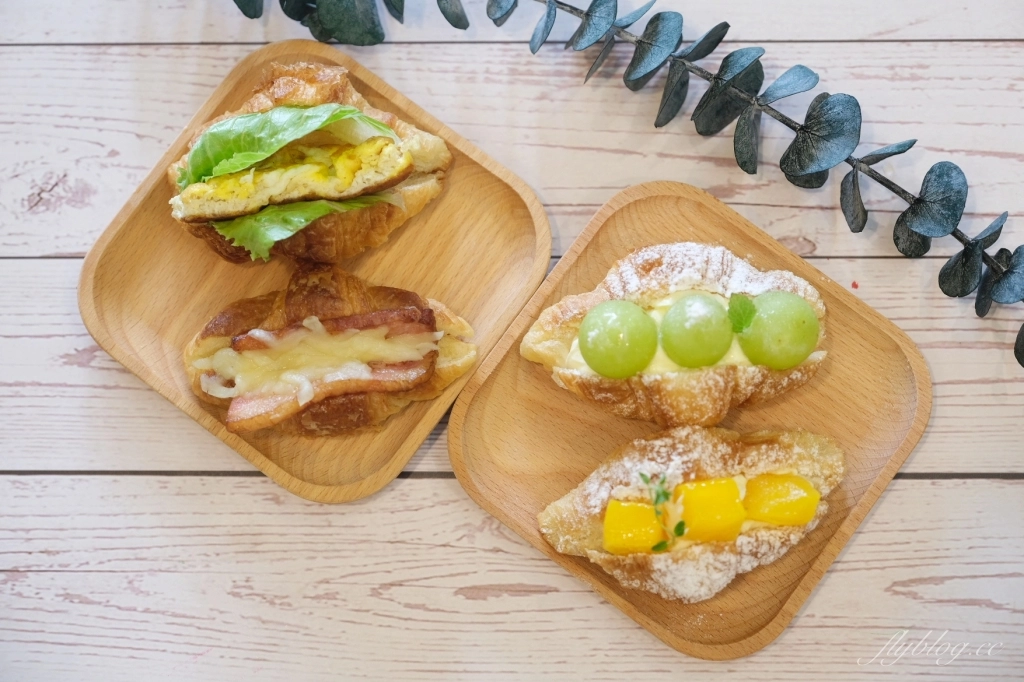 【台中超市】楓康超市 現烤烘焙丹麥小牛角一個不到$5元 CP值超高 @飛天璇的口袋 【台中超市】楓康超市 現烤烘焙丹麥小牛角一個不到$5元 CP值超高 @飛天璇的口袋