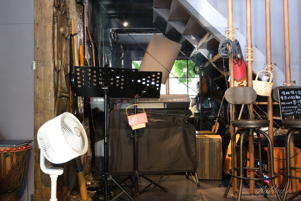 台中西區｜咕嚕咕嚕原住民音樂餐廳．台中特色原住民料餐廳，米其林必比登推薦 @飛天璇的口袋