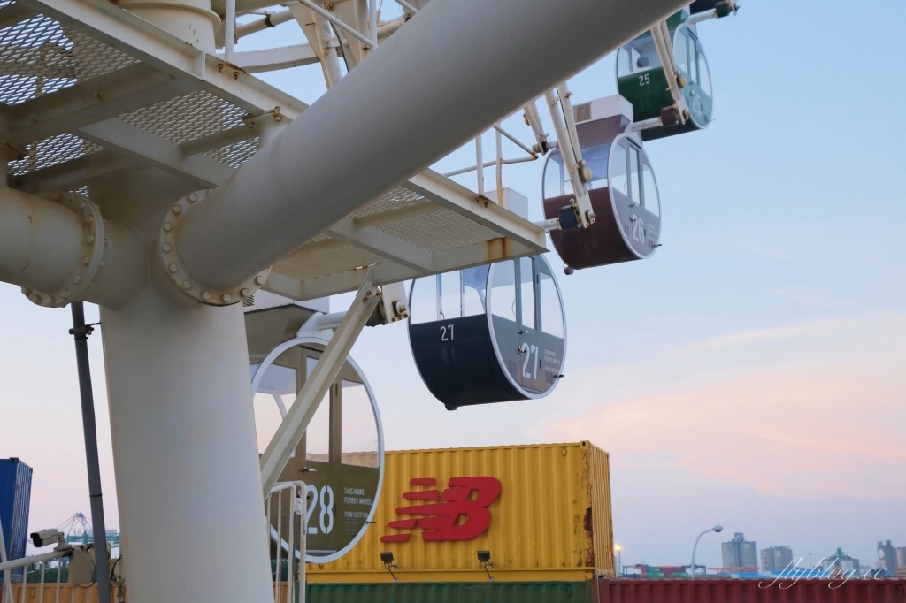 【台中梧棲】台中之星摩天輪，台中三井OUTLET~全台最高的臨海摩天輪，瞭望台中港、海景山景以及夕陽 @飛天璇的口袋