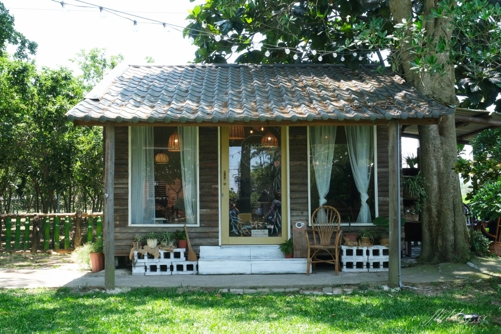 桃園平鎮|HAKKAFE’哈嘎廢.前庭大片綠草地露營帳篷,現代化客家風咖啡館 @飛天璇的口袋 桃園平鎮|HAKKAFE’哈嘎廢.前庭大片綠草地露營帳篷,現代化客家風咖啡館 @飛天璇的口袋