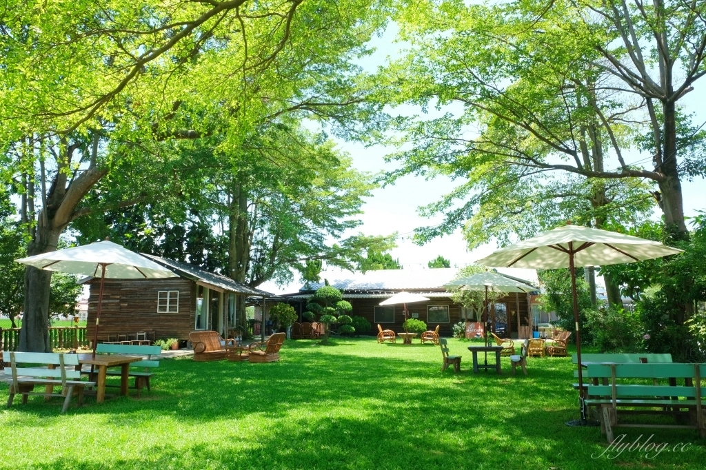 桃園平鎮|HAKKAFE’哈嘎廢.前庭大片綠草地露營帳篷,現代化客家風咖啡館 @飛天璇的口袋 桃園平鎮|HAKKAFE’哈嘎廢.前庭大片綠草地露營帳篷,現代化客家風咖啡館 @飛天璇的口袋