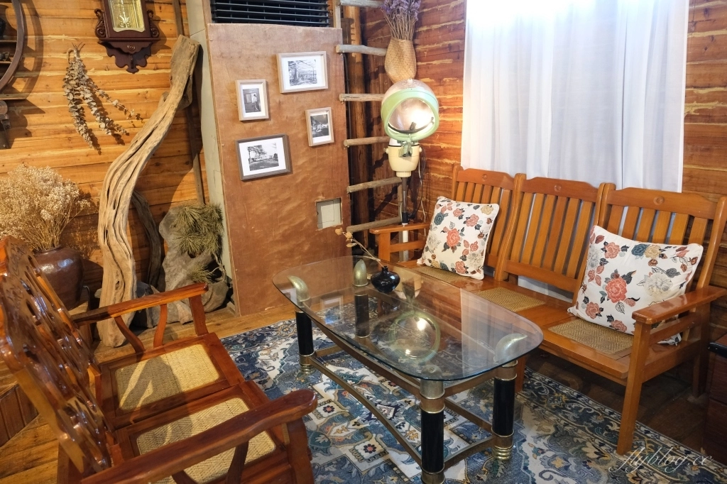 桃園平鎮|HAKKAFE’哈嘎廢.前庭大片綠草地露營帳篷,現代化客家風咖啡館 @飛天璇的口袋 桃園平鎮|HAKKAFE’哈嘎廢.前庭大片綠草地露營帳篷,現代化客家風咖啡館 @飛天璇的口袋