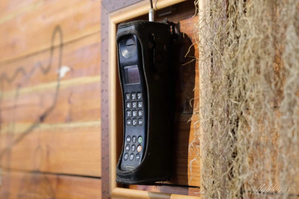 桃園平鎮|HAKKAFE’哈嘎廢.前庭大片綠草地露營帳篷,現代化客家風咖啡館 @飛天璇的口袋 桃園平鎮|HAKKAFE’哈嘎廢.前庭大片綠草地露營帳篷,現代化客家風咖啡館 @飛天璇的口袋