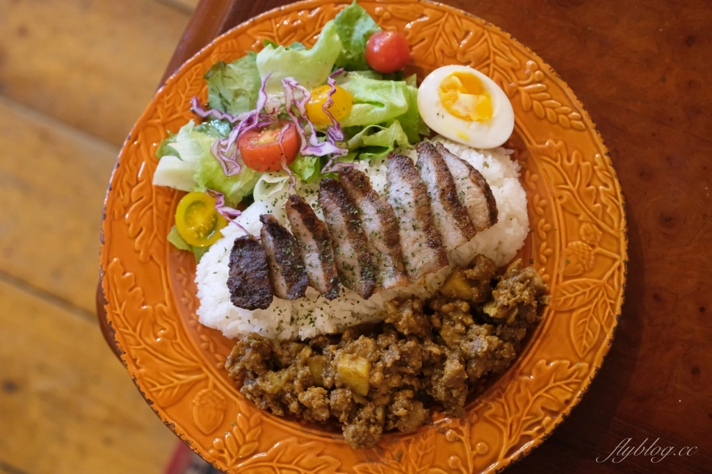 桃園平鎮|HAKKAFE’哈嘎廢.前庭大片綠草地露營帳篷,現代化客家風咖啡館 @飛天璇的口袋 桃園平鎮|HAKKAFE’哈嘎廢.前庭大片綠草地露營帳篷,現代化客家風咖啡館 @飛天璇的口袋