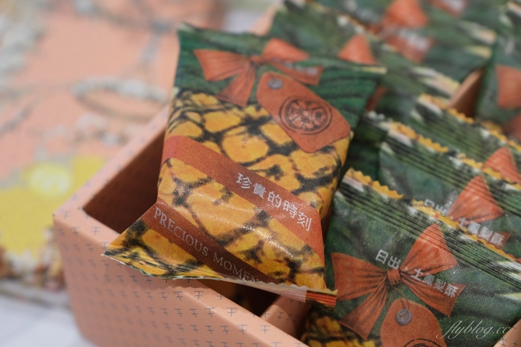 台中西屯｜日出土鳳梨酥．台中超人氣伴手禮店，唯一得來速服務，免下車服務 @飛天璇的口袋