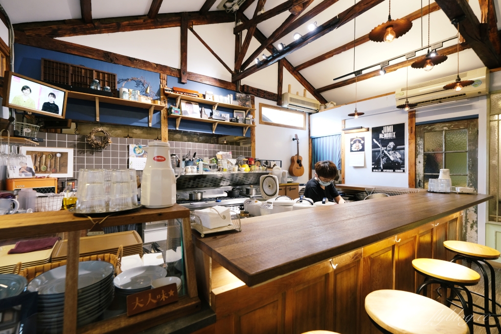 嘉義東區｜嘉義大人味咖哩．每日限量36份，一開門就售完的超人氣咖哩 @飛天璇的口袋