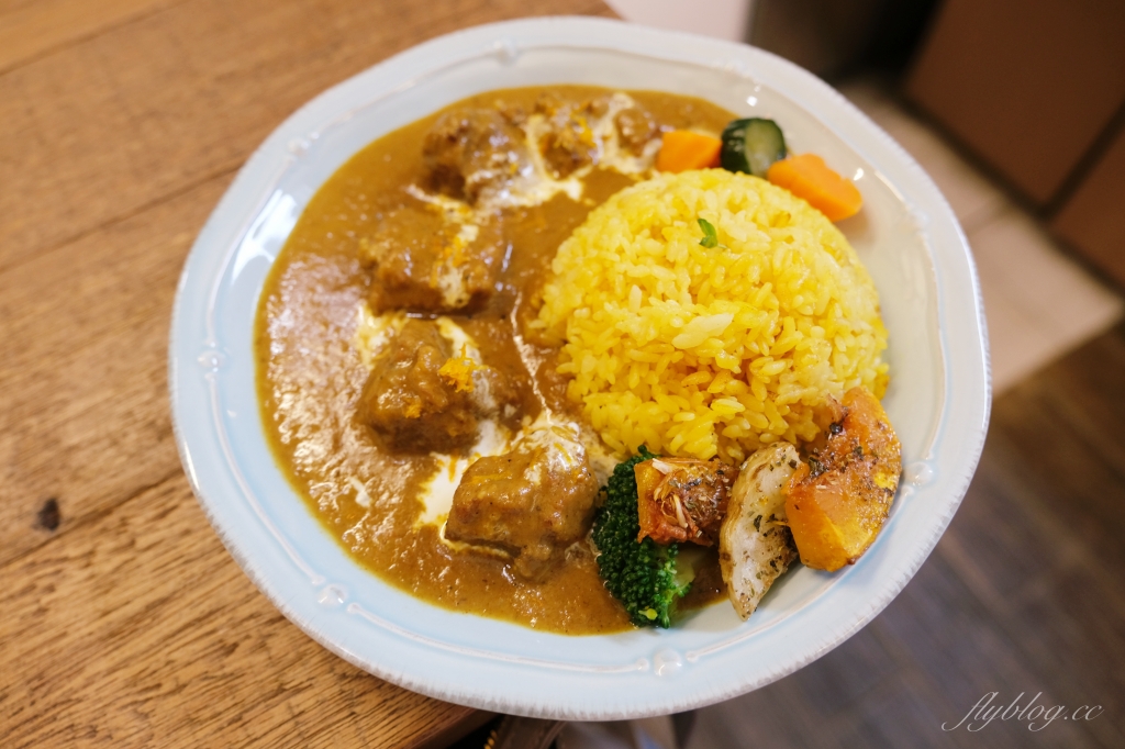 嘉義東區|嘉義大人味咖哩.每日限量36份,一開門就售完的超人氣咖哩 @飛天璇的口袋 嘉義東區|嘉義大人味咖哩.每日限量36份,一開門就售完的超人氣咖哩 @飛天璇的口袋