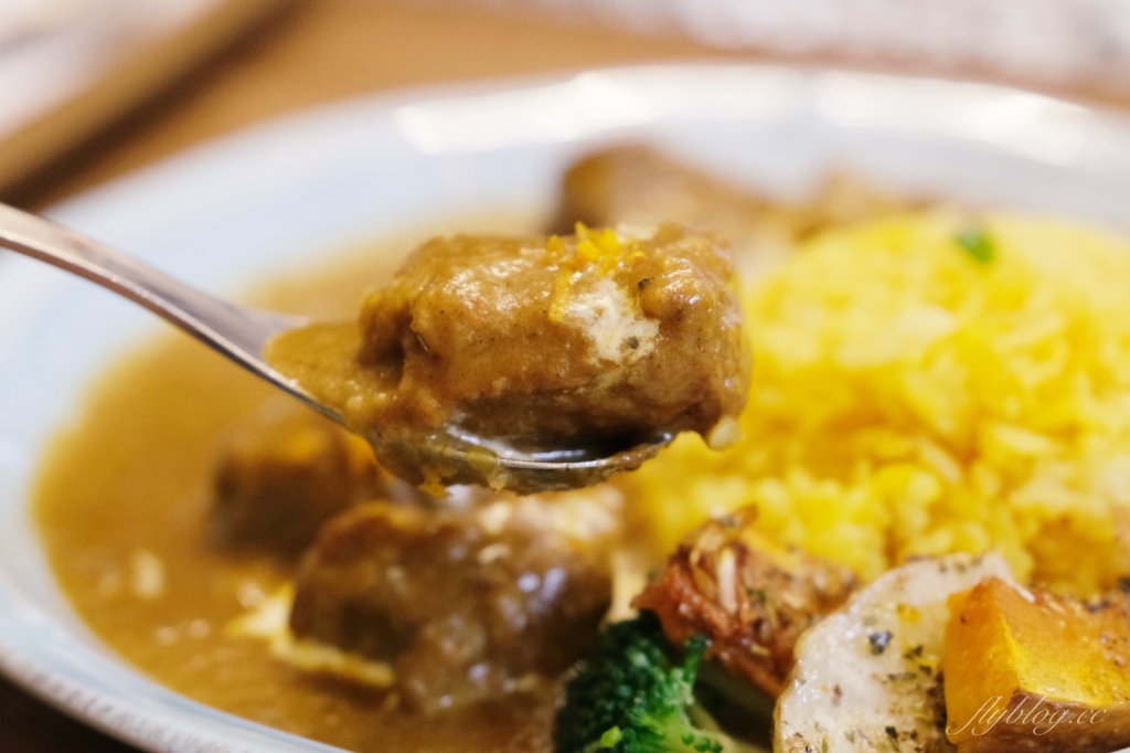 嘉義東區|嘉義大人味咖哩.每日限量36份,一開門就售完的超人氣咖哩 @飛天璇的口袋 嘉義東區|嘉義大人味咖哩.每日限量36份,一開門就售完的超人氣咖哩 @飛天璇的口袋