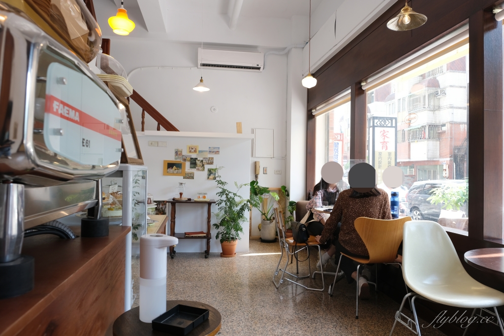 Creamy Daily Coffee｜豐樂公園旁的韓風咖啡館，每日手作甜點和單品咖啡 @飛天璇的口袋