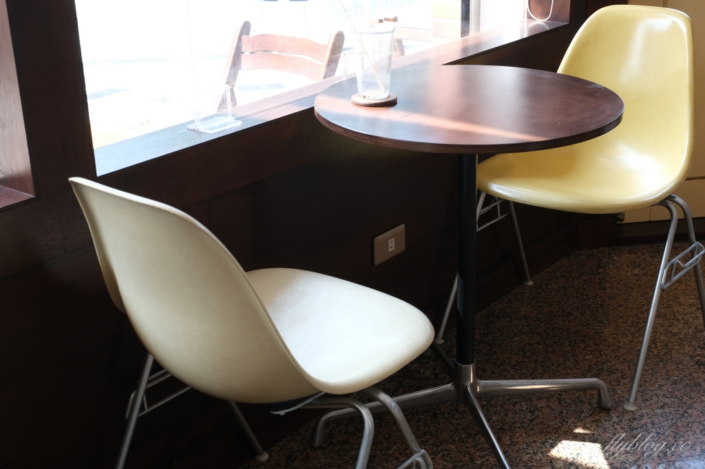 Creamy Daily Coffee｜豐樂公園旁的韓風咖啡館，每日手作甜點和單品咖啡 @飛天璇的口袋