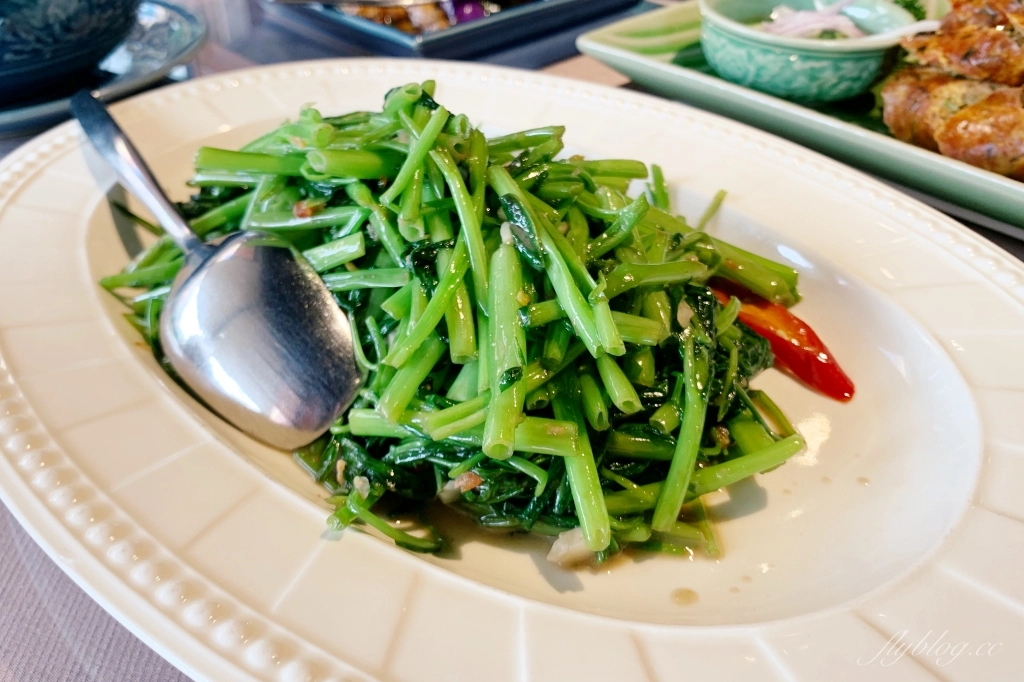 湄南河泰式庭園餐廳｜浪漫的庭園用餐空間，台中米其林餐盤推薦泰式餐廳 @飛天璇的口袋