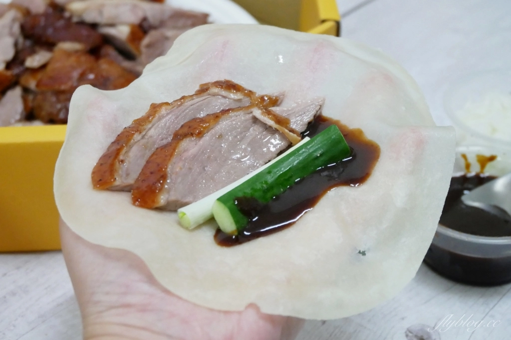 台中南區｜阿秋小肥鴨，阿秋大肥鵝外帶烤鴨新品牌，包裝有質感烤鴨也好吃 @飛天璇的口袋