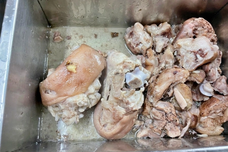 台中西屯｜逢甲紅燒當歸鴨．逢甲超人氣排隊美食，一開門營業就馬上客滿 @飛天璇的口袋