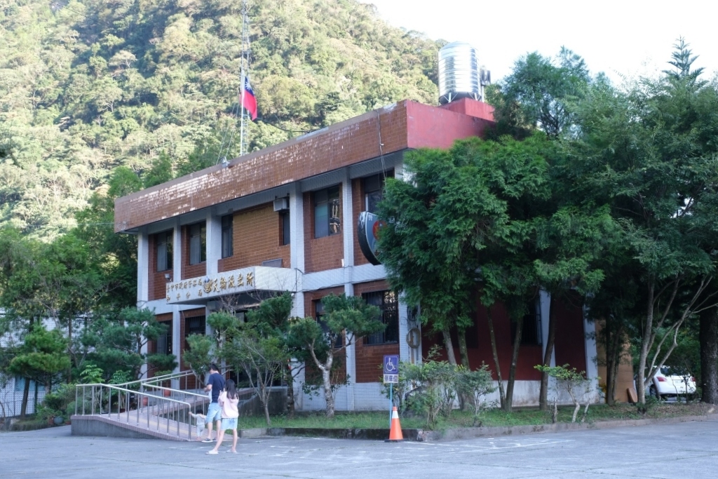 台中和平｜白冷肉包．傳承3代60年老字號包子，台八線往谷關必吃美食 @飛天璇的口袋