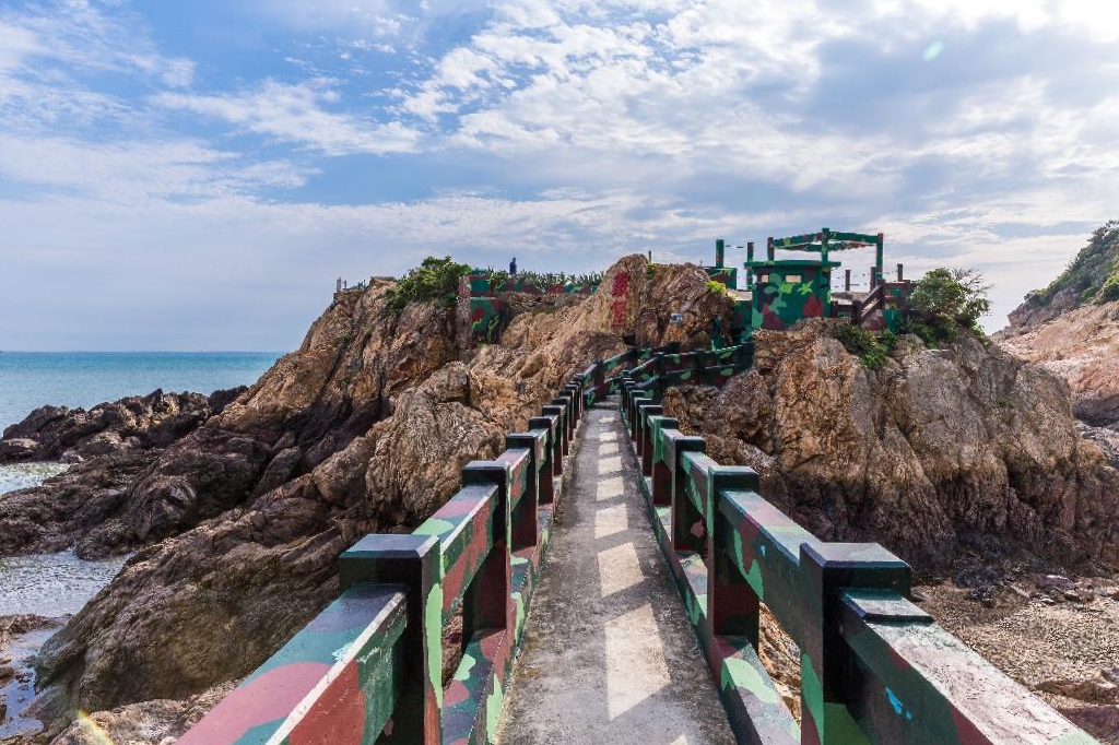 【馬祖南竿】鐵堡，昔日與世隔絕的海上堡壘，戰地也帶有浪漫柔情的IG景點 @飛天璇的口袋