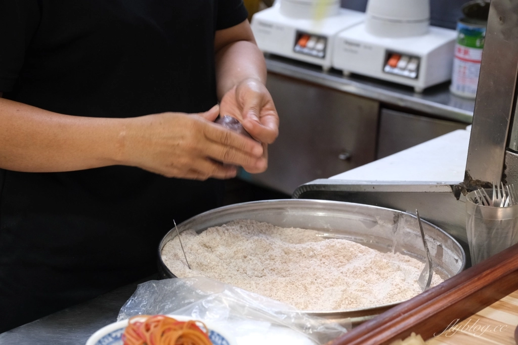 嘉義朴子｜麻糬棟．朴子第一市場內的90年老店，真材實料的古早味小吃 @飛天璇的口袋