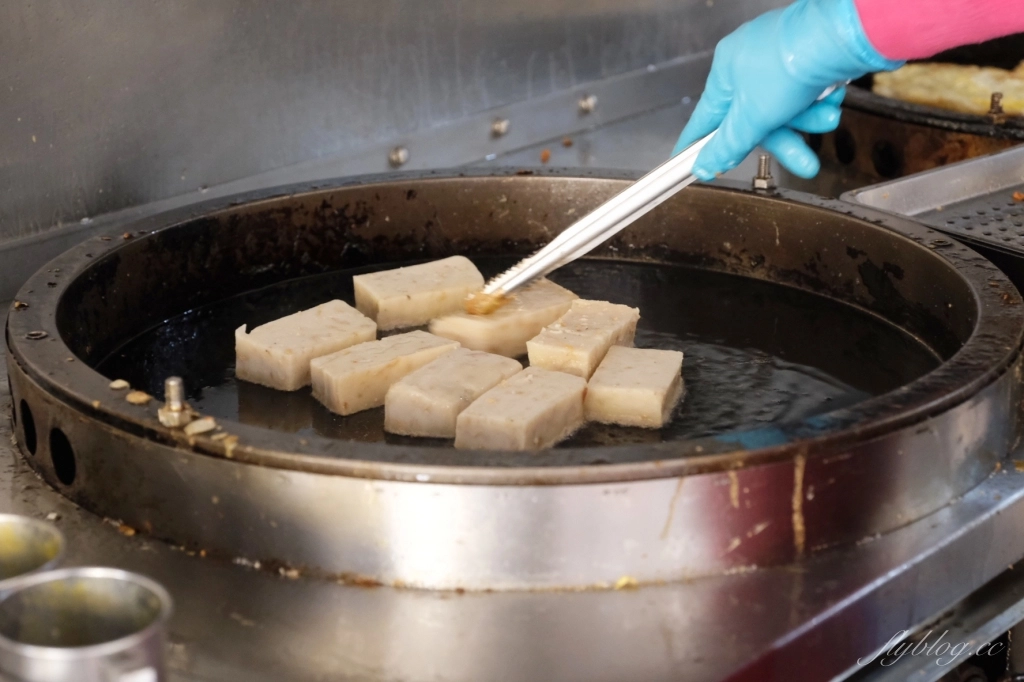 嘉義東區｜阿娥手作蛋餅．粉漿古早味手作餅，蔥油餅和煎粿的交織口感 @飛天璇的口袋