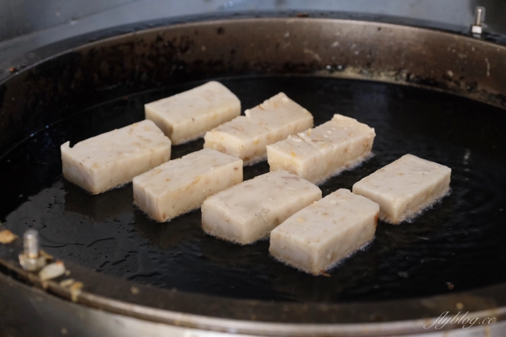 嘉義東區｜阿娥手作蛋餅．粉漿古早味手作餅，蔥油餅和煎粿的交織口感 @飛天璇的口袋