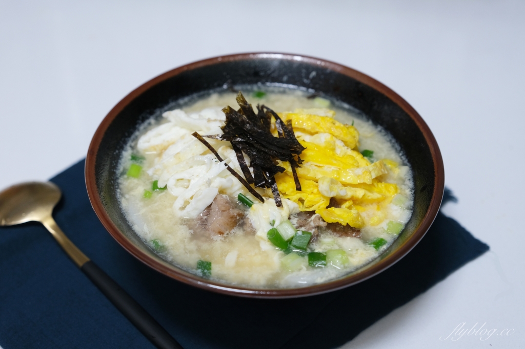 韓國年糕湯做法｜韓國過年餐桌不可少，簡單「韓國年糕鍋食譜」，10分鐘就可以上桌 @飛天璇的口袋