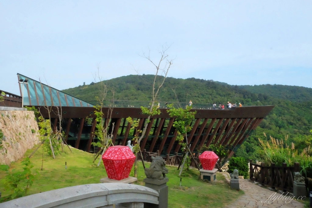 【馬祖南竿】媽祖巨神像，全世界最高的媽祖神像，鑽轎底走坑道祈求平安好運 @飛天璇的口袋