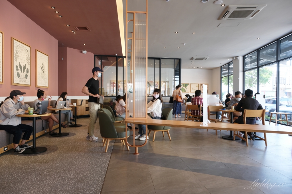 清水星巴克門市｜清水第一間星巴克，天花板融入浪漫高美溼地夕陽風情特色 @飛天璇的口袋