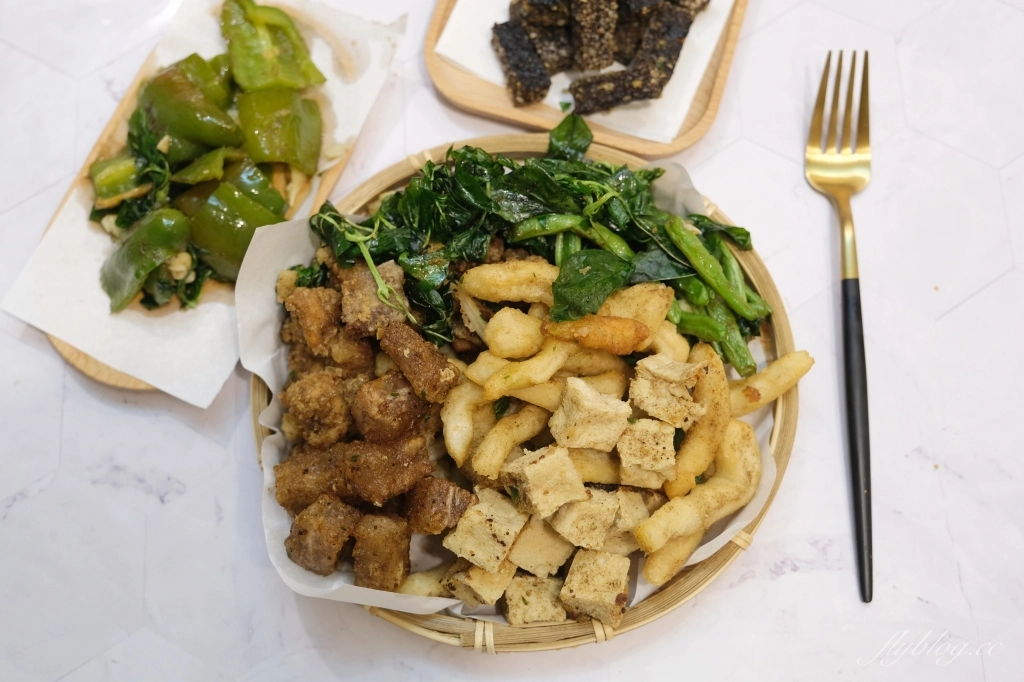 台中北屯｜源鹹酥雞．昌平路地20年的老店，鹽酥雞不油不膩CP值高 @飛天璇的口袋
