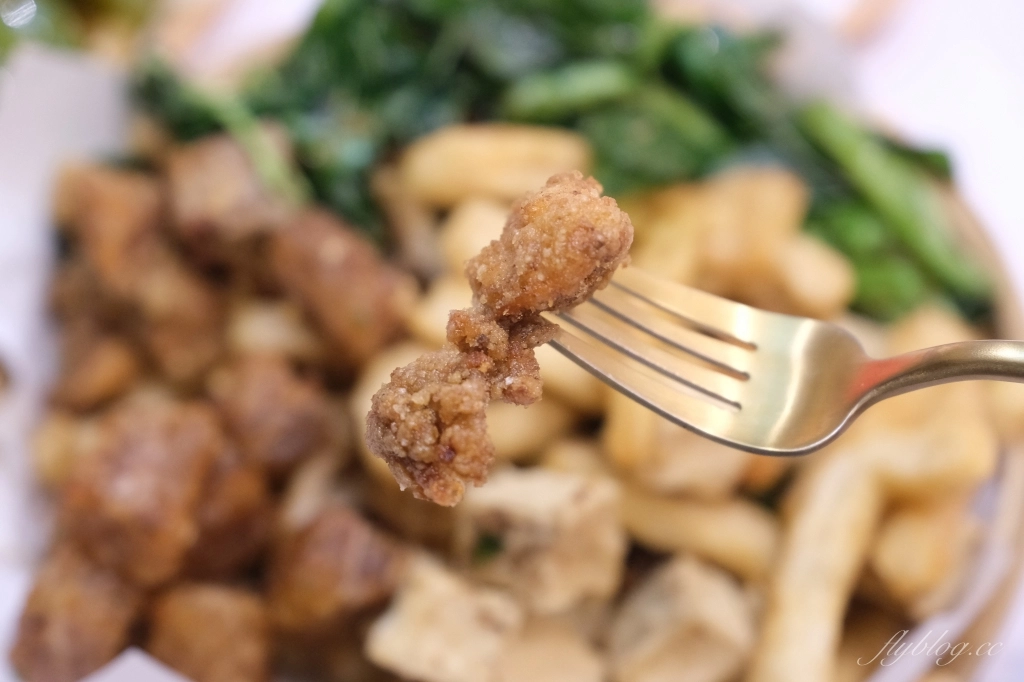 台中北屯｜源鹹酥雞．昌平路地20年的老店，鹽酥雞不油不膩CP值高 @飛天璇的口袋