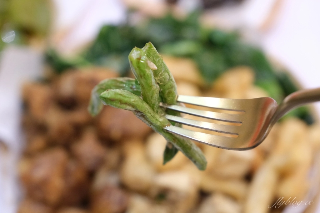 台中北屯｜源鹹酥雞．昌平路地20年的老店，鹽酥雞不油不膩CP值高 @飛天璇的口袋