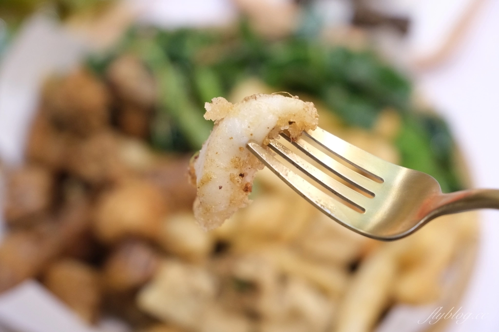 台中北屯｜源鹹酥雞．昌平路地20年的老店，鹽酥雞不油不膩CP值高 @飛天璇的口袋