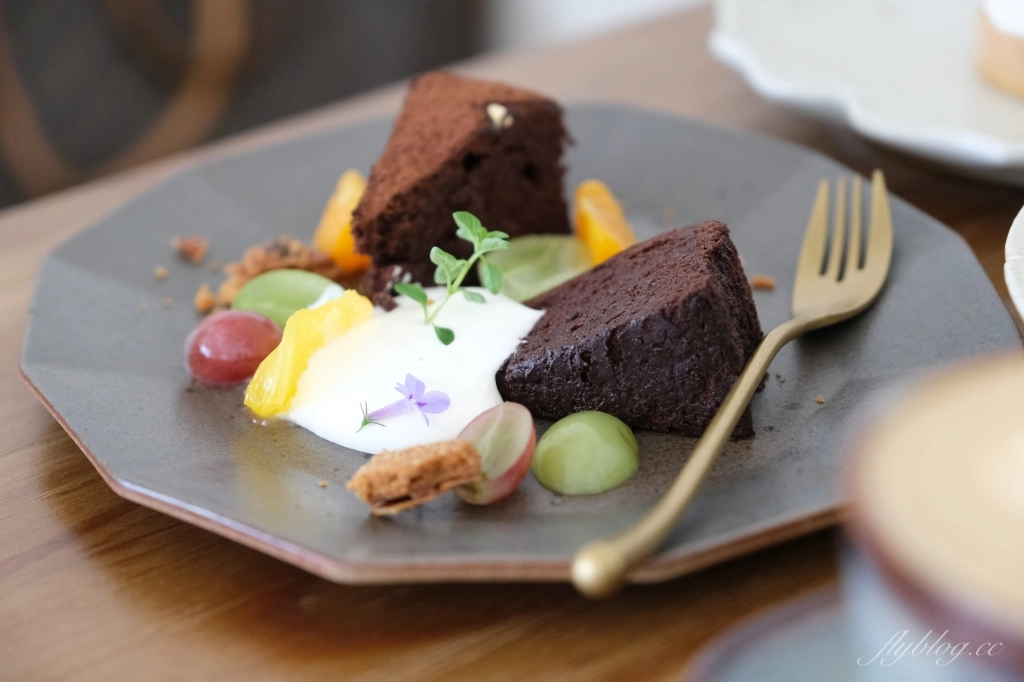 台中北屯｜11樓之3甜點．老宅改建文青風甜點，生日蛋糕需要事先預約 @飛天璇的口袋