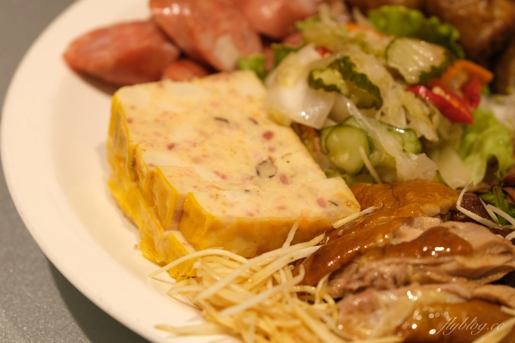 台南中西｜阿霞飯店．府城80年超人氣台菜餐廳 ，紅蟳米糕和飯後甜點都美味 @飛天璇的口袋