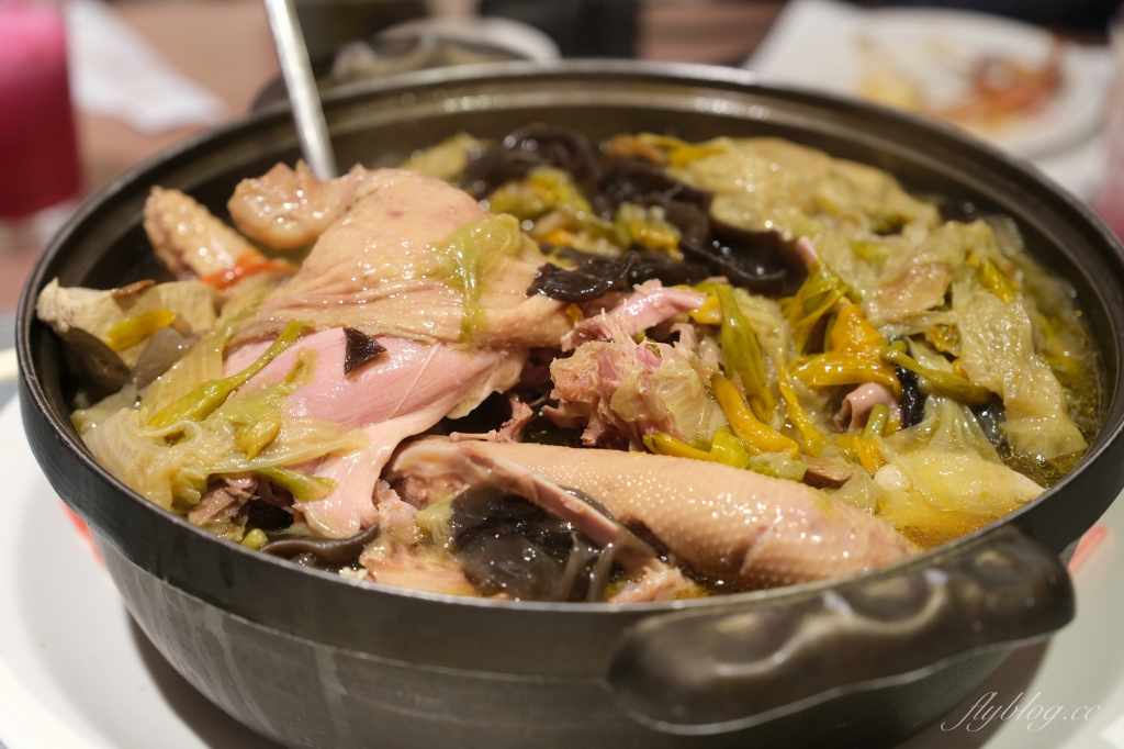 台南中西｜阿霞飯店．府城80年超人氣台菜餐廳 ，紅蟳米糕和飯後甜點都美味 @飛天璇的口袋