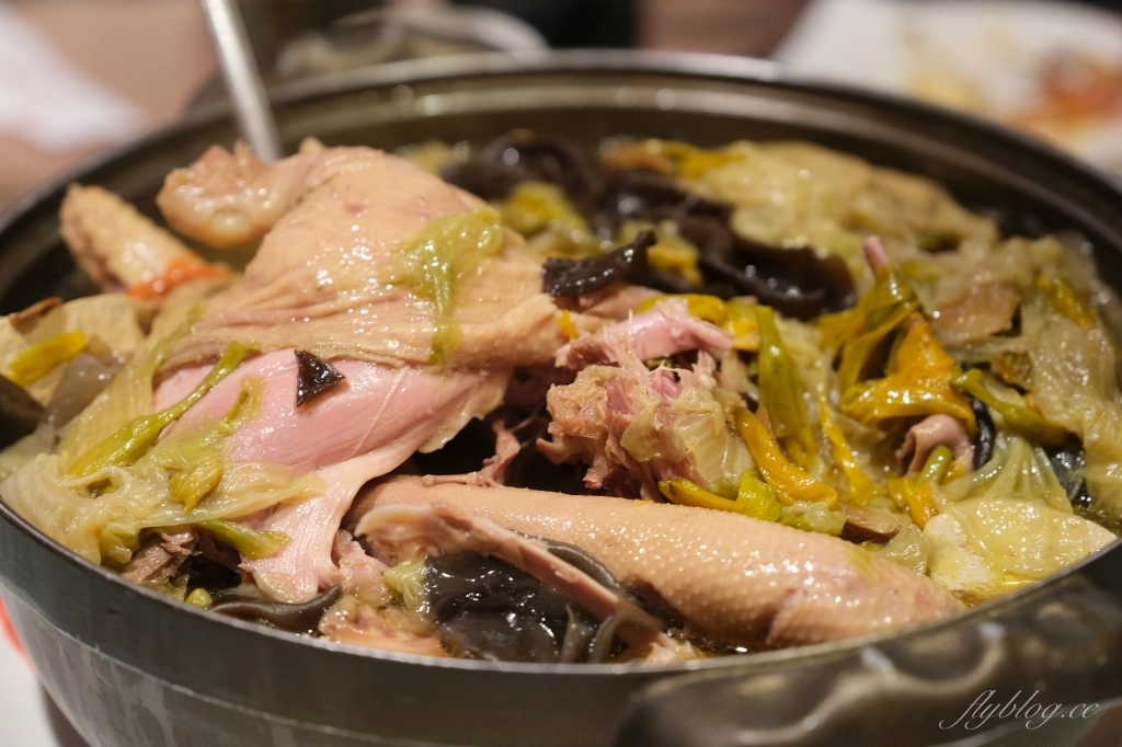 台南中西｜阿霞飯店．府城80年超人氣台菜餐廳 ，紅蟳米糕和飯後甜點都美味 @飛天璇的口袋