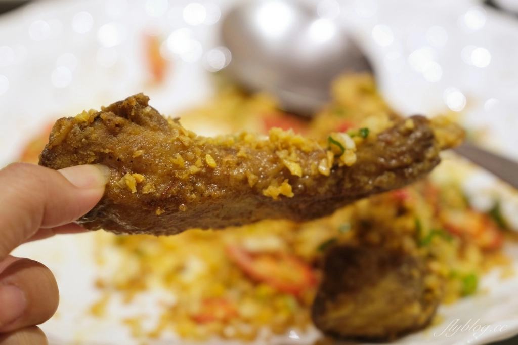 台南中西｜阿霞飯店．府城80年超人氣台菜餐廳 ，紅蟳米糕和飯後甜點都美味 @飛天璇的口袋