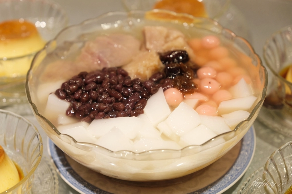 台南中西｜阿霞飯店．府城80年超人氣台菜餐廳 ，紅蟳米糕和飯後甜點都美味 @飛天璇的口袋