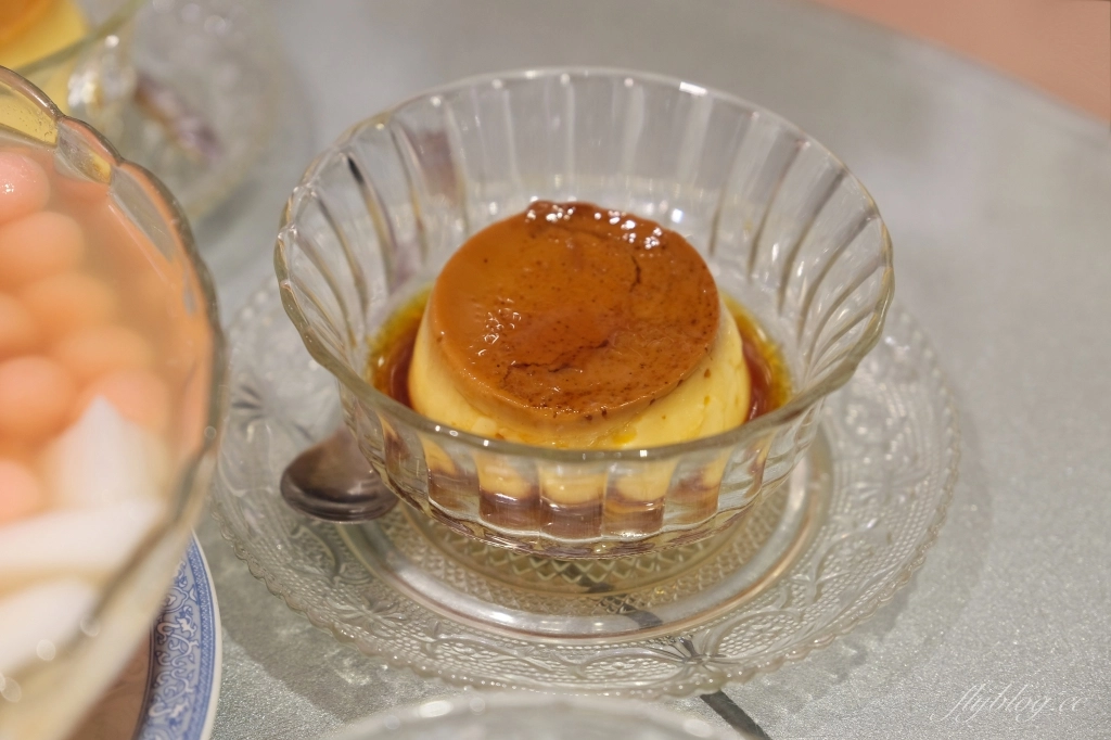 台南中西｜阿霞飯店．府城80年超人氣台菜餐廳 ，紅蟳米糕和飯後甜點都美味 @飛天璇的口袋