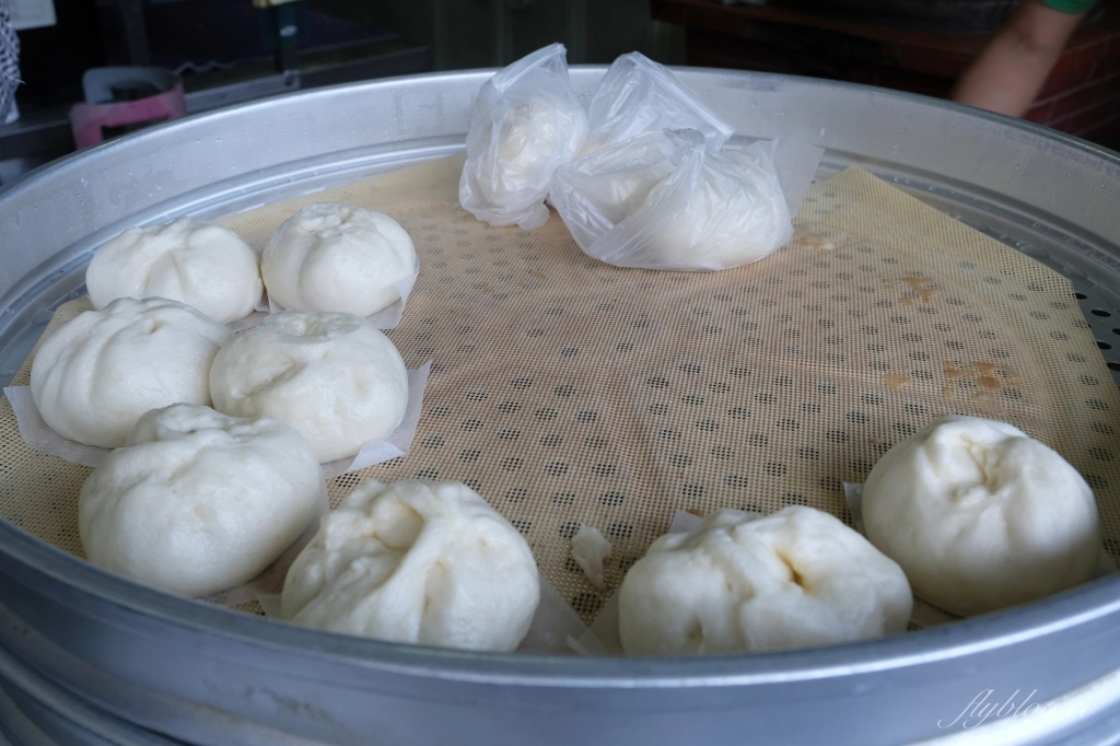 台中和平｜白冷肉包．傳承3代60年老字號包子，台八線往谷關必吃美食 @飛天璇的口袋