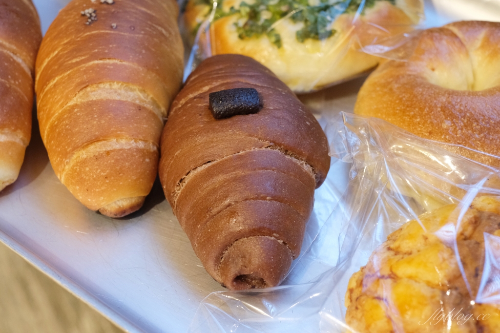 台中西區|食月半麵包.隱身勤美商圈巷弄裡,網友推薦可頌和吐司很好吃 @飛天璇的口袋 台中西區|食月半麵包.隱身勤美商圈巷弄裡,網友推薦可頌和吐司很好吃 @飛天璇的口袋