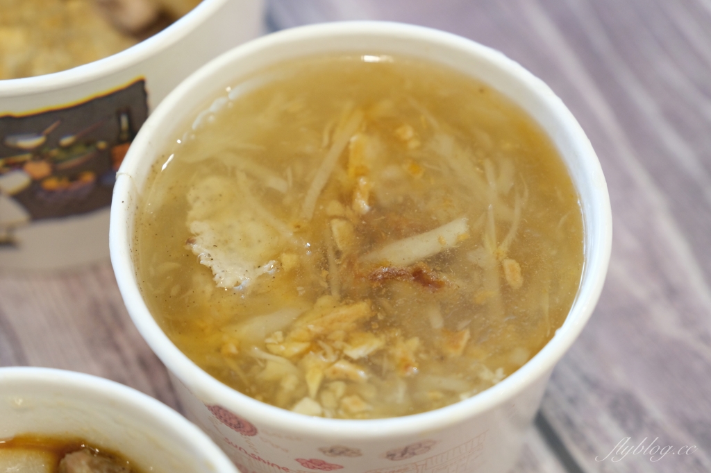 正東山肉圓｜北屯東光市場超人氣肉圓，Q皮脆皮這裡都吃得到 @飛天璇的口袋