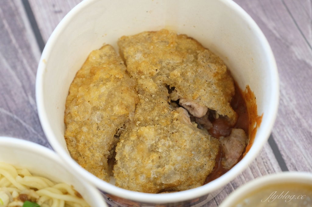 正東山肉圓｜北屯東光市場超人氣肉圓，Q皮脆皮這裡都吃得到 @飛天璇的口袋