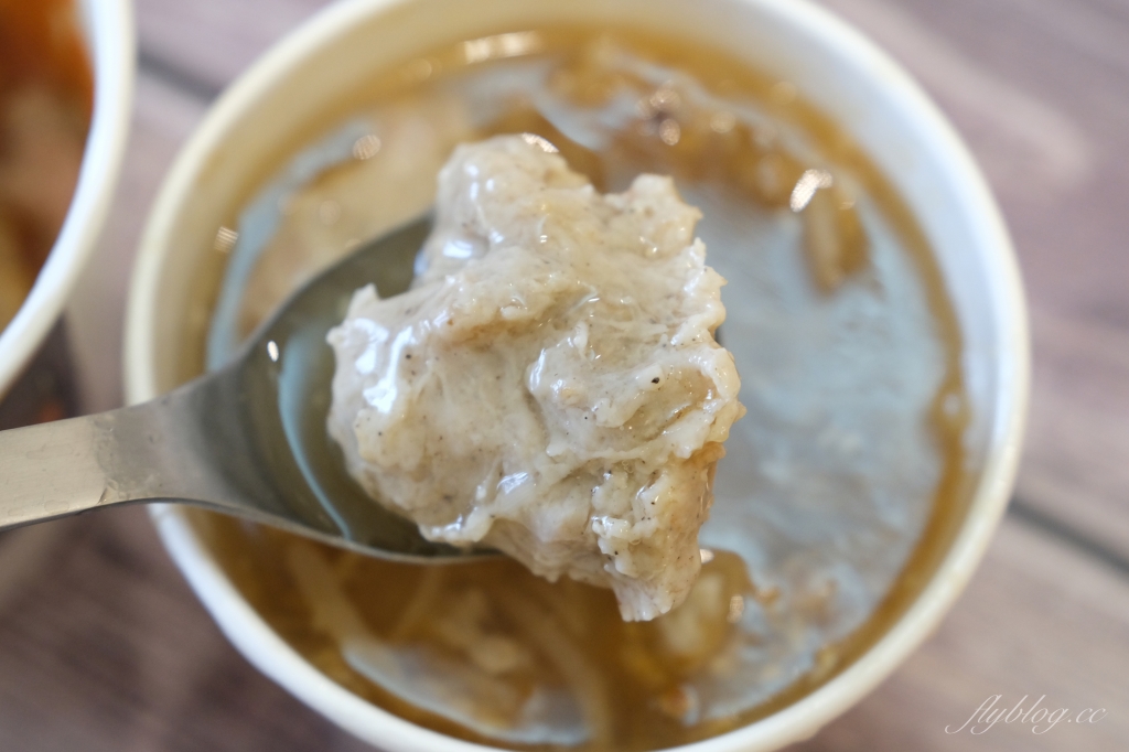 正東山肉圓｜北屯東光市場超人氣肉圓，Q皮脆皮這裡都吃得到 @飛天璇的口袋