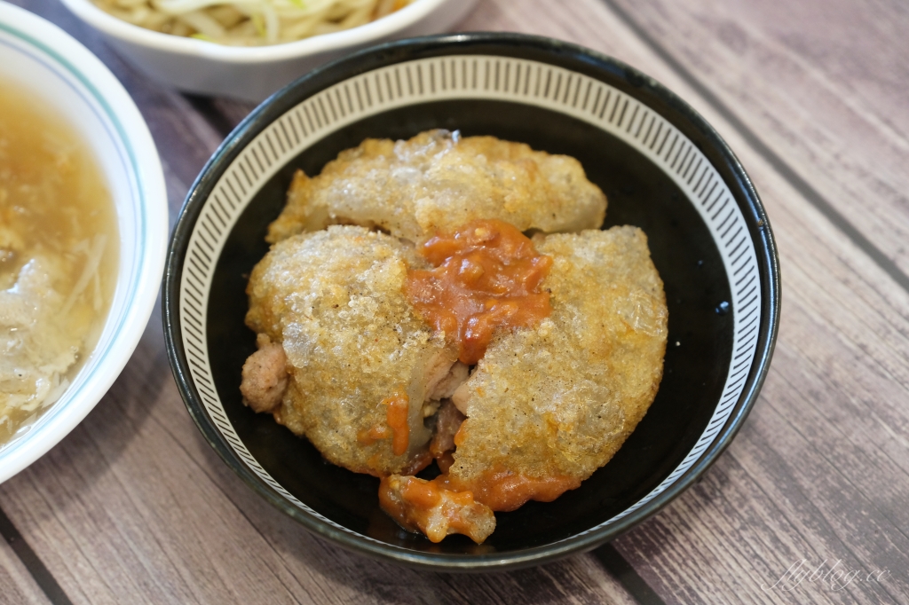 正東山肉圓｜北屯東光市場超人氣肉圓，Q皮脆皮這裡都吃得到 @飛天璇的口袋