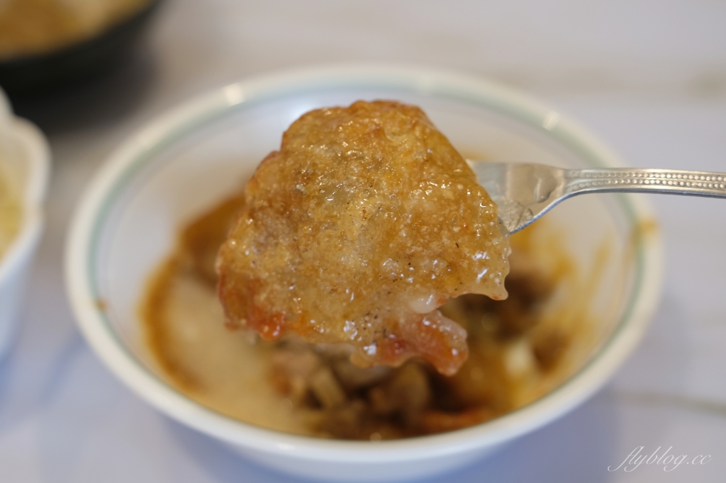 正東山肉圓｜北屯東光市場超人氣肉圓，Q皮脆皮這裡都吃得到 @飛天璇的口袋