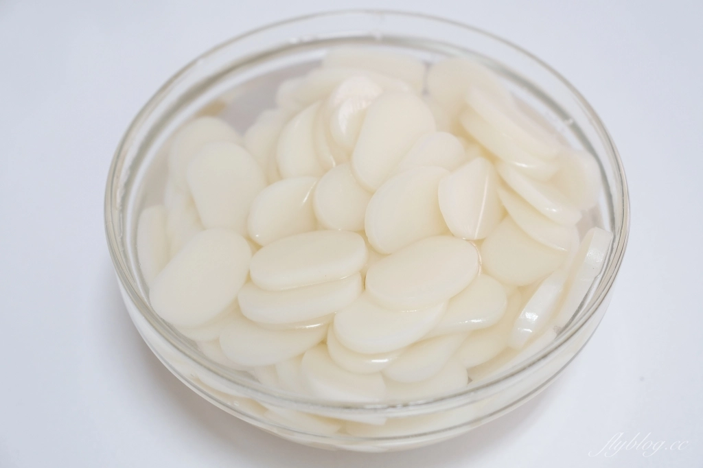 韓國年糕湯做法｜韓國過年餐桌不可少，簡單「韓國年糕鍋食譜」，10分鐘就可以上桌 @飛天璇的口袋