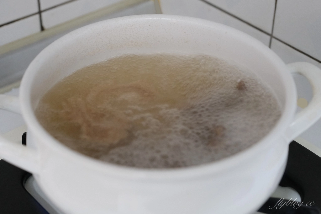 韓國年糕湯做法｜韓國過年餐桌不可少，簡單「韓國年糕鍋食譜」，10分鐘就可以上桌 @飛天璇的口袋