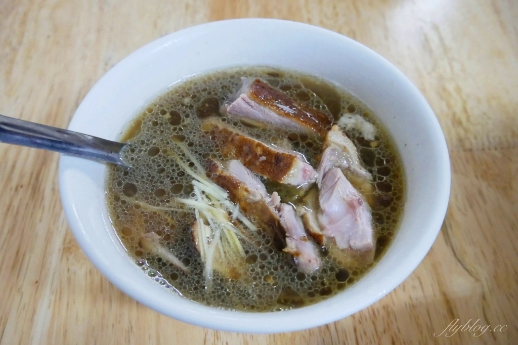 台中西屯｜逢甲紅燒當歸鴨．逢甲超人氣排隊美食，一開門營業就馬上客滿 @飛天璇的口袋