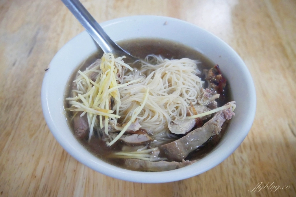 台中西屯｜逢甲紅燒當歸鴨．逢甲超人氣排隊美食，一開門營業就馬上客滿 @飛天璇的口袋