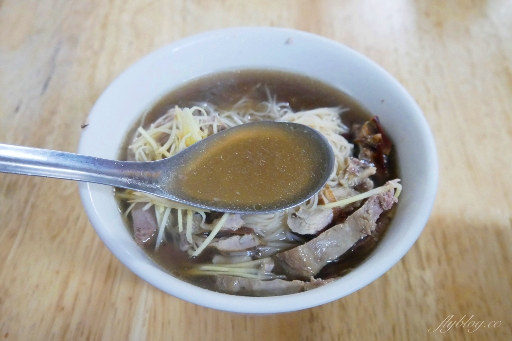 台中西屯｜逢甲紅燒當歸鴨．逢甲超人氣排隊美食，一開門營業就馬上客滿 @飛天璇的口袋