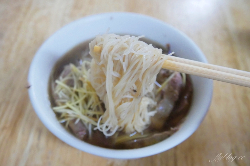 台中西屯｜逢甲紅燒當歸鴨．逢甲超人氣排隊美食，一開門營業就馬上客滿 @飛天璇的口袋