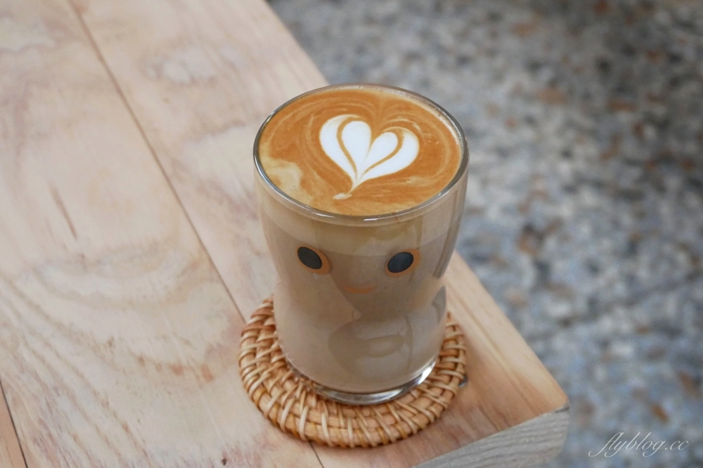 台中中區｜淺川咖啡館，隱身小小舊城區巷弄裡，老宅改建文青風咖啡館 @飛天璇的口袋